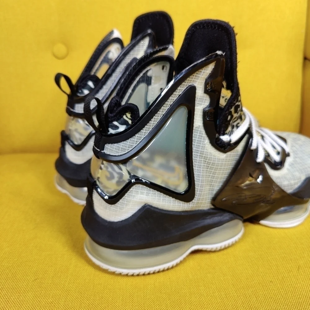 Nike Lebron 19 XIX Athletic White Black Gold Basketball Sneakers Men Shoe Sz 7.5